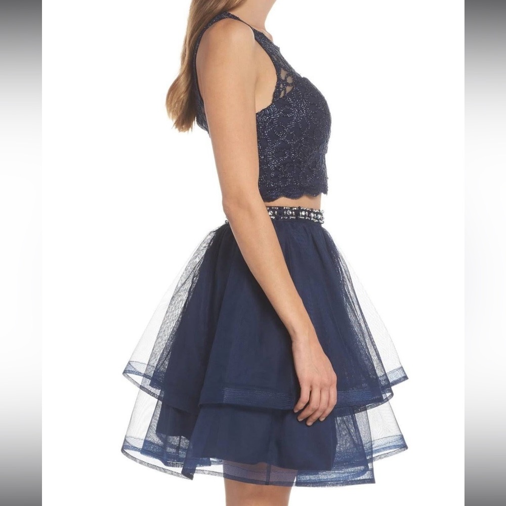 Prom dress - Picture 2 of 3